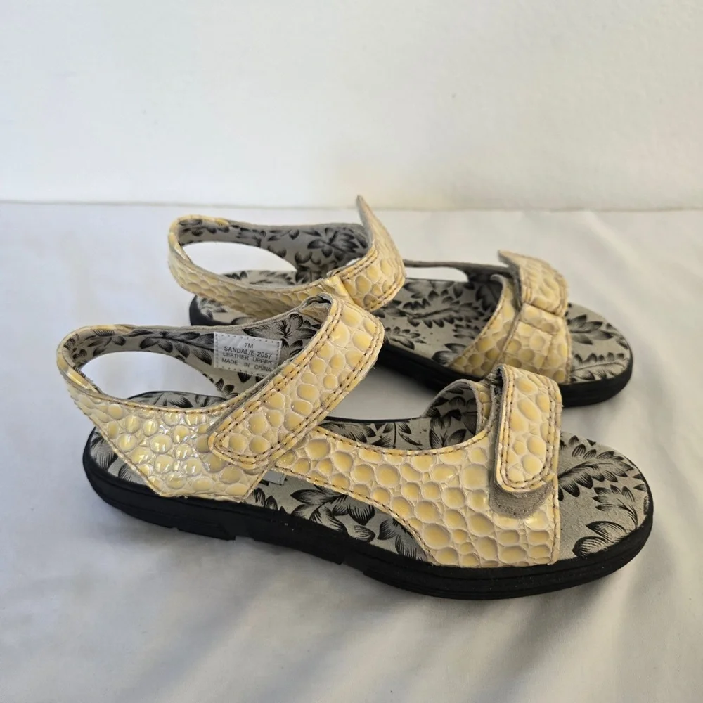Goldstream Pebbled Leather Walking Sandals | Yellow | Comfort Fit | Size 7M - Picture 7 of 10